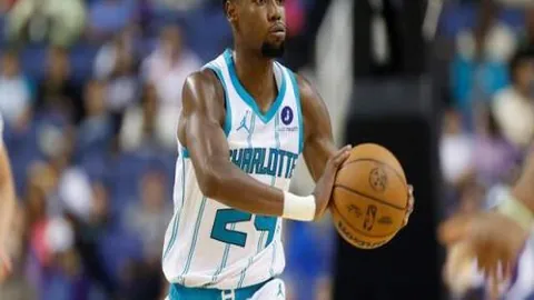 “亚锦赛抽签结果公布：凡尘重返赛场，国羽派出最强阵容迎战”