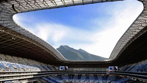 足球传奇：资深名将荟萃